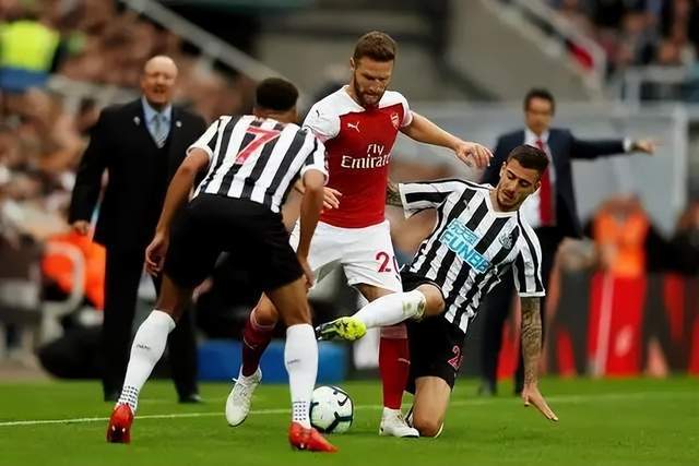 京媒:周琦愿加盟首钢 结果取决于两队谈判结果