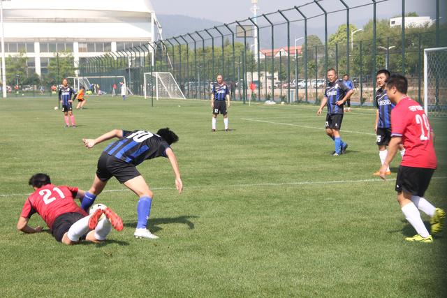 太阳报独家：曼城希望瓜帅续约促成哈兰德也续约